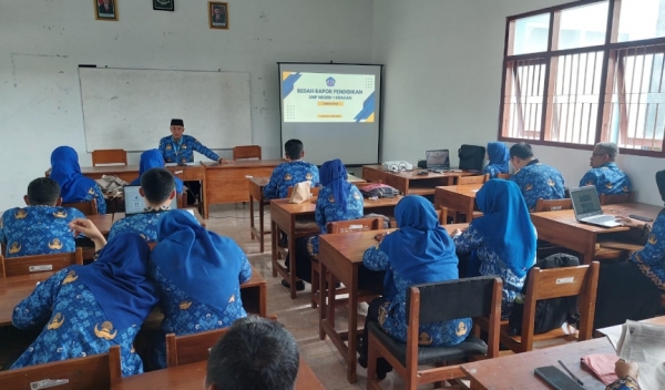 Bedah Rapor Pendidikan SMP Negeri 1 Kragan Tahun 2024