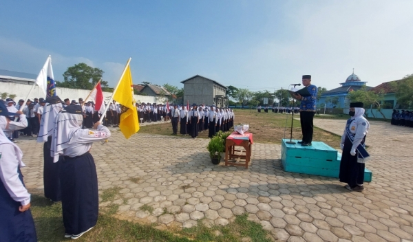 Upacara Hari Pahlawan Nasional dan Pelantikan Pengurus OSIS Masa Bakti 2024-2025 di SMP Negeri 1 Kragan