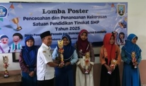 Siswa SMP Negeri 1 Kragan, Revalina Nur Avreliani, Sabet Juara 2 Lomba Poster Pencegahan & Penanganan Kekerasan Tahun 2025