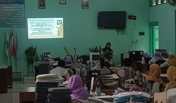 MEMBANGUN BUDAYA POSITIF DI SEKOLAH DENGAN PEMBUATAN KEYAKINAN KELAS